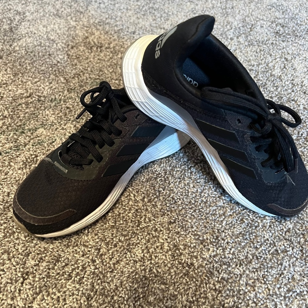 Youth Adidas Tennis shoes